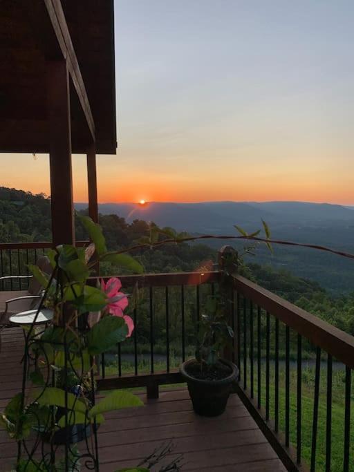 Blue Ridge Parkway Panoramic Paradise-60 Mile View Fancy Gap Buitenkant foto